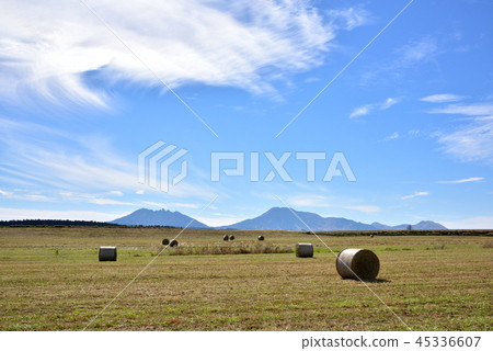 Grass roll and wide sky of Aso Vast landscape of Aso autumn landscape Wide landscape of Aso Grass roll and wide sky of Aso Vast landscape of Aso autumn landscape Wide landscape of Aso 45336607