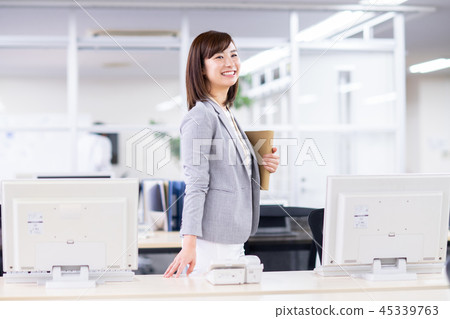 Business woman Business woman 45339763