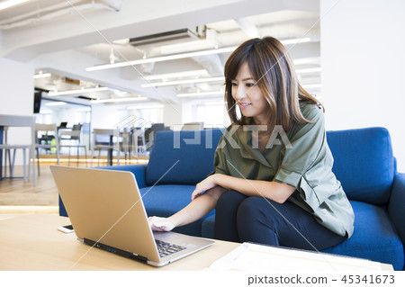 Business Woman Business Woman Carrier Woman Businessman Working In Office Business Woman Business Woman Carrier Woman Businessman Working In Office 45341673