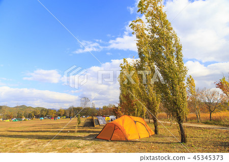 Autumn camping 45345373