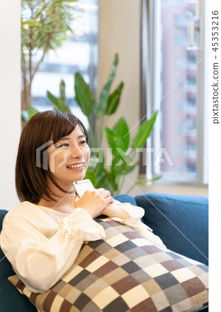 Young woman smartphone smile 45353216