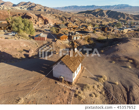 Old town of gold miners in the sunny desert Old town of gold miners in the sunny desert 45357652