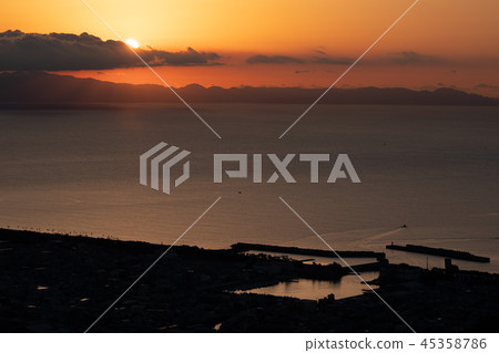 (Shizuoka Prefecture) The dawn of Yosenko Port (Shizuoka Prefecture) The dawn of Yosenko Port 45358786