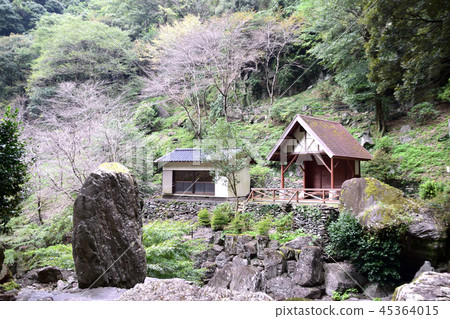 Waterfall on the reverse side Waterfall on the reverse side 45364015