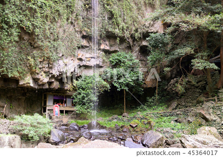 Waterfall on the reverse side Waterfall on the reverse side 45364017