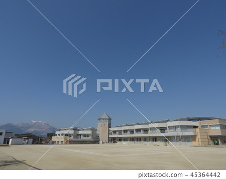 Inabe City Kanban Nishi Elementary School and Fujiwara Take (Winter, February 2018 Inabe, Mie Prefecture) Inabe City Kanban Nishi Elementary School and Fujiwara Take (Winter, February 2018 Inabe, Mie Prefecture) 45364442