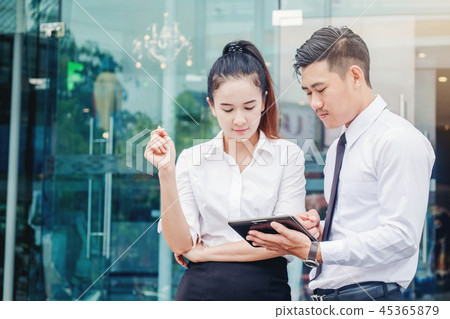 Asian business people meeting 45365879