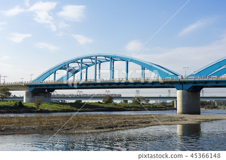 在多摩河上的鐵橋 45366148
