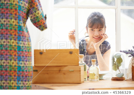 女人購物享受 女人購物享受 45366329
