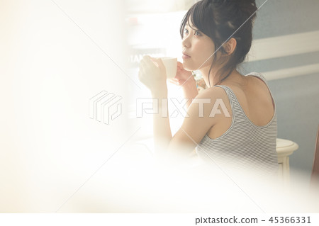 Female Lifestyle Relaxing Female Lifestyle Relaxing 45366331