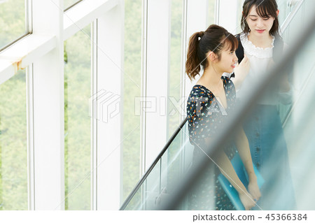 College Student Campus Life College Student Campus Life 45366384