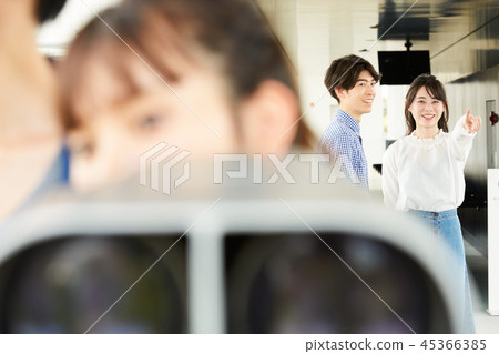 Men and women Men and women 45366385