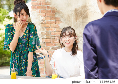 Men and women dating introduction 45366386