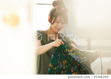 Woman travel preparation 45366394