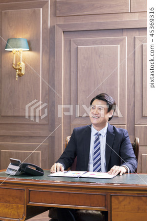 商人,商業,首席執行官,總統,代表,辦公室,辦公室,辦公室,公司 商人,商業,首席執行官,總統,代表,辦公室,辦公室,辦公室,公司 45369316