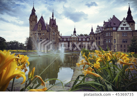 Zamek w Mosznej 45369735