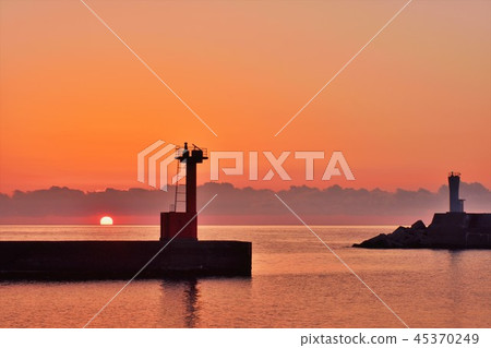 Sunrise at Inatori port Sunrise at Inatori port 45370249