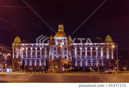 BUDAPEST, HUNGARY - DECEMBER 26, 2016 BUDAPEST, HUNGARY - DECEMBER 26, 2016 45371172