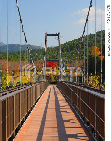 Nodake Ohashi (Nagasaki Prefecture: Nodake Lake: Autumn holiday season) Nodake Ohashi (Nagasaki Prefecture: Nodake Lake: Autumn holiday season) 45371779