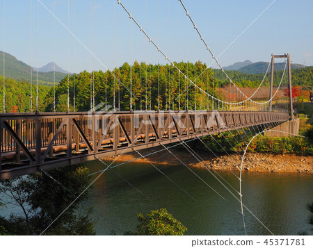 Nodake Ohashi (Nagasaki Prefecture: Nodake Lake: Autumn holiday season) Nodake Ohashi (Nagasaki Prefecture: Nodake Lake: Autumn holiday season) 45371781