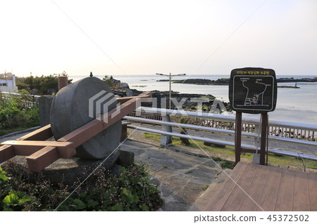 Kwak Ji-ryu, rural village, neighborhood, village, sea, Kwak Ji-ryu, rural village, neighborhood, village, sea, 45372502