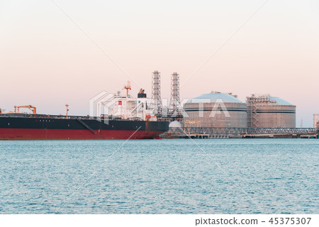 Tanker plant evening 45375307