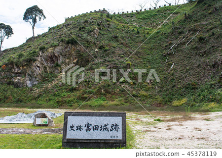 Yamashiro Tsukiyama Tita Castle入口 45378119