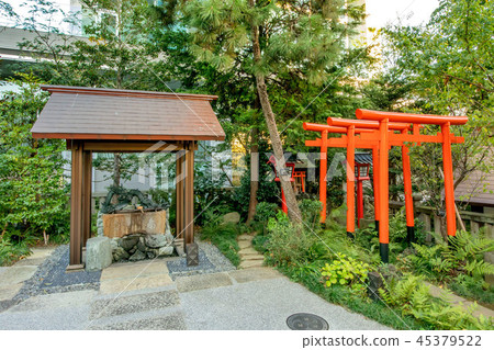 Roppongi Tenso Shrine 45379522