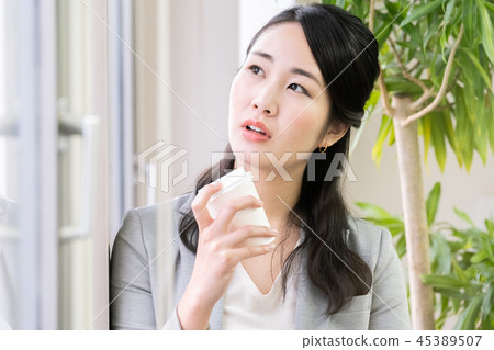 遭受事業的女商人 45389507