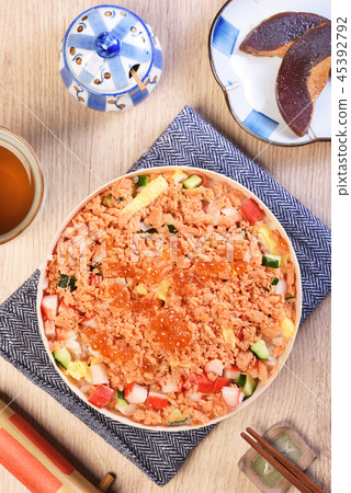Chirashi sushi bowl Chirashi sushi bowl 45392792
