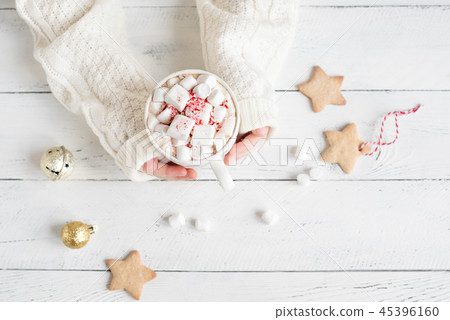 Peppermint Hot Chocolate in hands 45396160