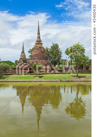 UNESCO World Heritage site Wat Sa Si in Sukhothai. UNESCO World Heritage site Wat Sa Si in Sukhothai. 45400430