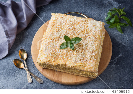 Layered cake with cream Napoleon millefeuille vani Layered cake with cream Napoleon millefeuille vani 45406915