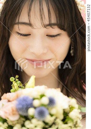 婦女婚姻新娘圖像顏色後面 45407132