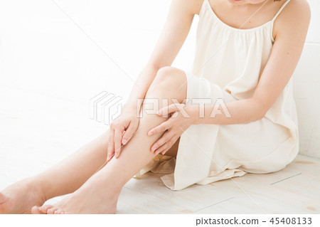Leg skin care image 45408133