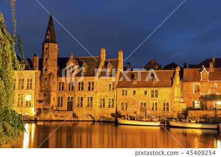 Architecture of Bruges at sunset 45409254