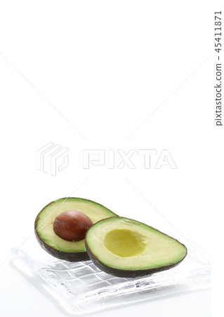 Avocado white background simple cross section Avocado white background simple cross section 45411871