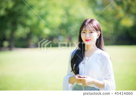 女人女大生女孩可愛都市浪漫休閒 女人女大生女孩可愛都市浪漫休閒 45414860