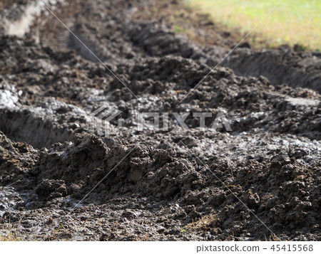 Mud road up 45415568