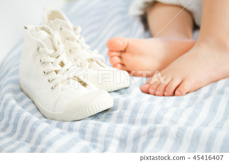 2歲半的腳和鞋（16厘米）4 45416407