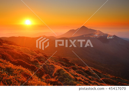 Sunrise on misty island Sunrise on misty island 45417070