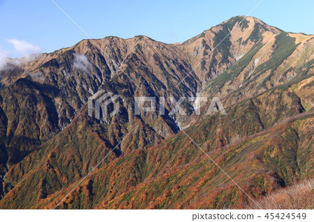 The road to the top of the Tohoku Iide mountain range Iideyo mountain top 45424549
