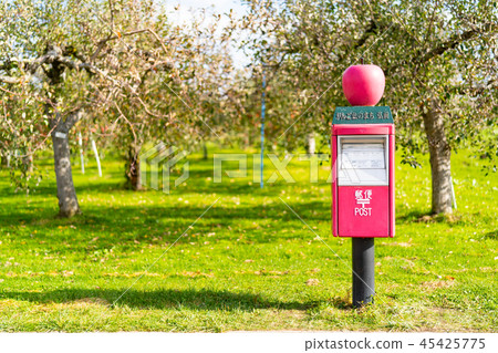 Cute post of Hirosaki city apple park 45425775