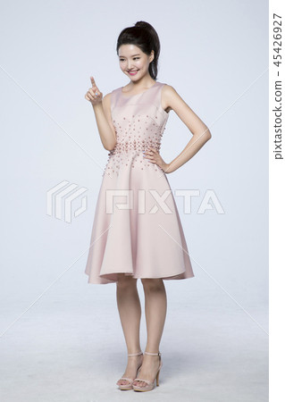 beautiful young woman announcing, shouting, speaking concept photo. attractive young woman isolated. 237 45426927