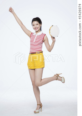 beautiful young woman announcing, shouting, speaking concept photo. attractive young woman isolated. 219 45426974
