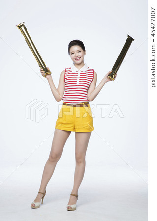 beautiful young woman announcing, shouting, speaking concept photo. attractive young woman isolated. 192 beautiful young woman announcing, shouting, speaking concept photo. attractive young woman isolated. 192 45427007