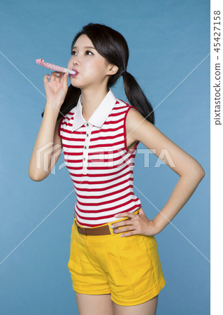 beautiful young woman announcing, shouting, speaking concept photo. attractive young woman isolated. 163 beautiful young woman announcing, shouting, speaking concept photo. attractive young woman isolated. 163 45427158
