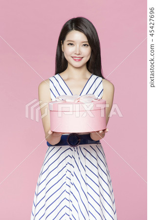 beautiful young woman shopping, sale concept photo. attractive young woman isolated. 036 45427696