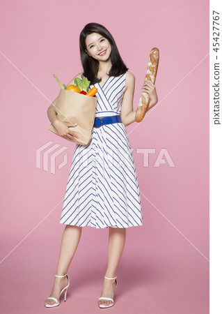 beautiful young woman shopping, sale concept photo. attractive young woman isolated. 006 45427767