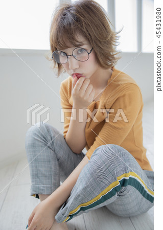 Glasses short style woman 45431980